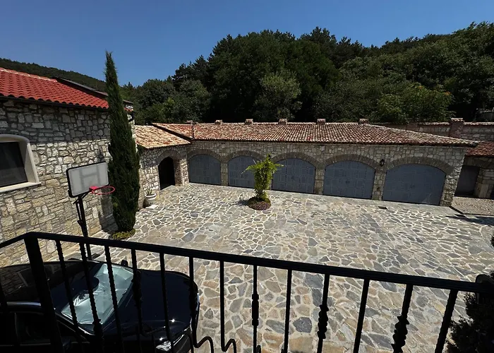 Gæstehus Province Stone House